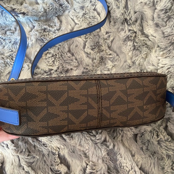 Michael Kors Camden Crossbody - Picture 5 of 10